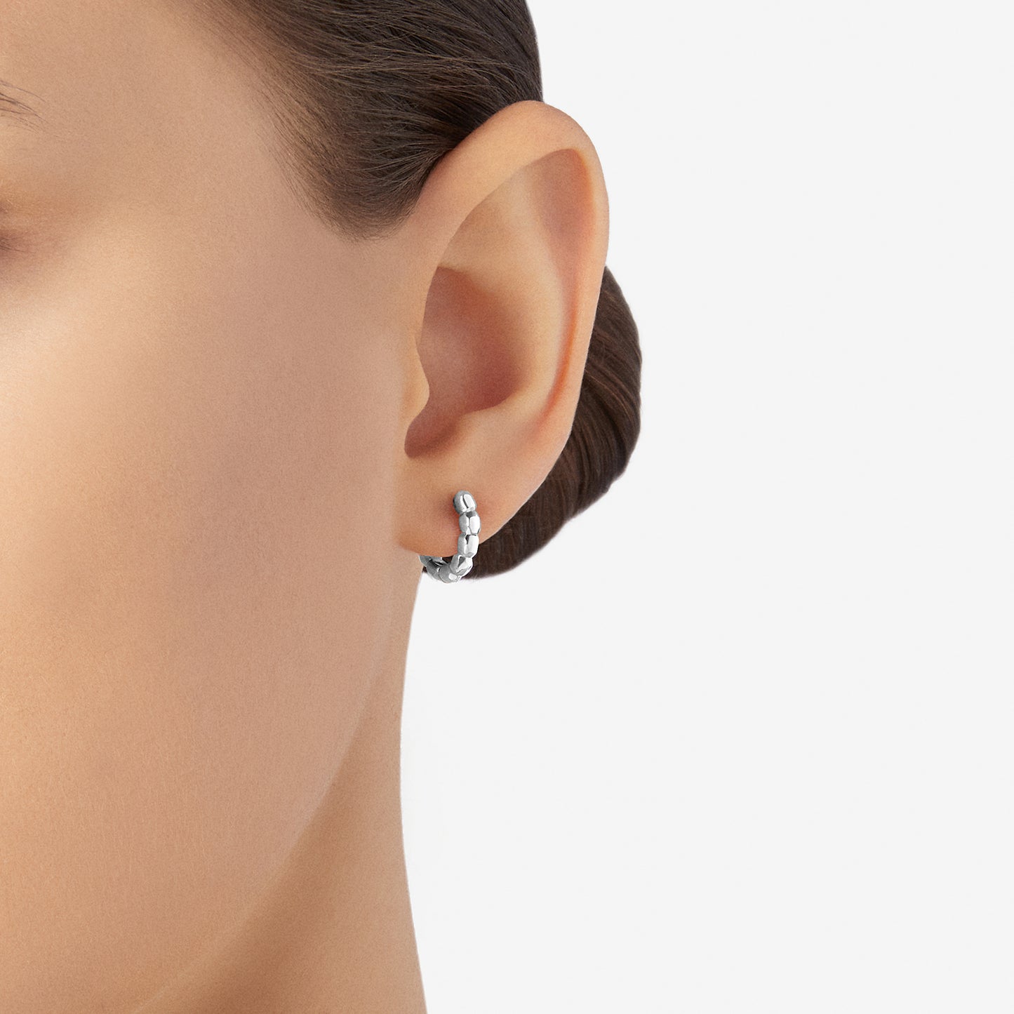 ORECCHINO HOOP GRANELLI ARGENTO - Tangredi Gioielleria