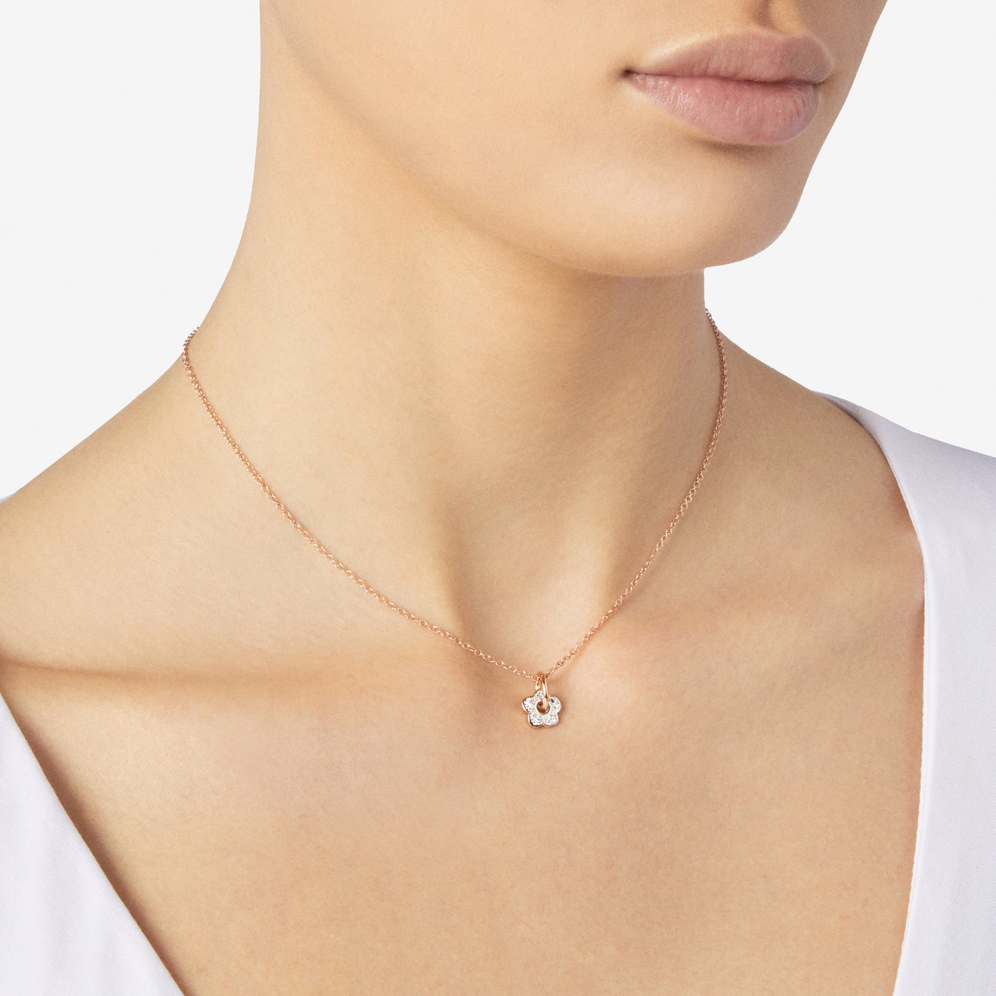 CIONDOLO FIORE ORO ROSA E DIAMANTI BIANCHI - Tangredi Gioielleria