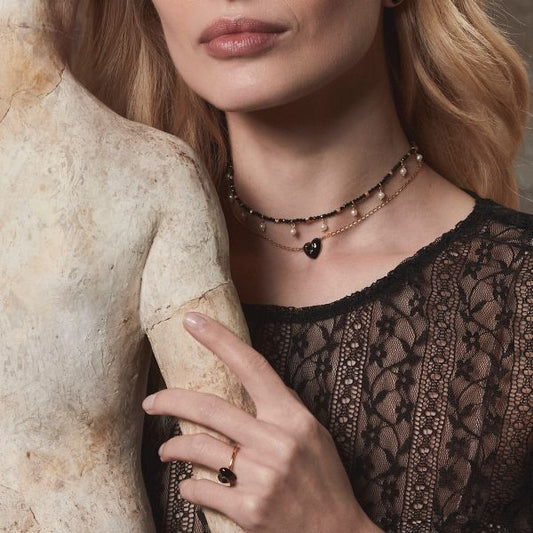 GIROCOLLO SPINELLI E PERLE PENDENTI