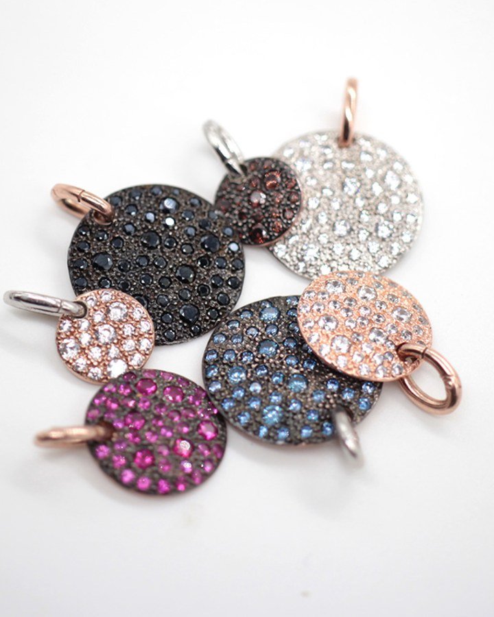 PENDENTE TONDO MEDIO NERO