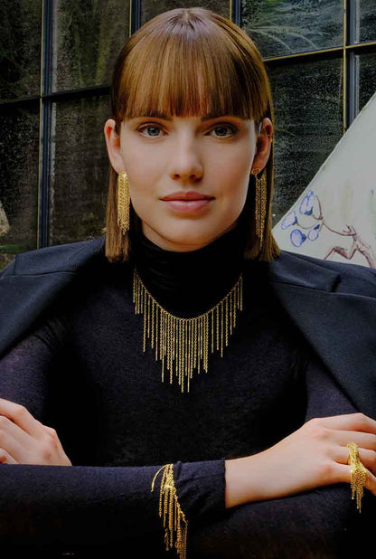 GIROCOLLO WOMAN IN CHAINS