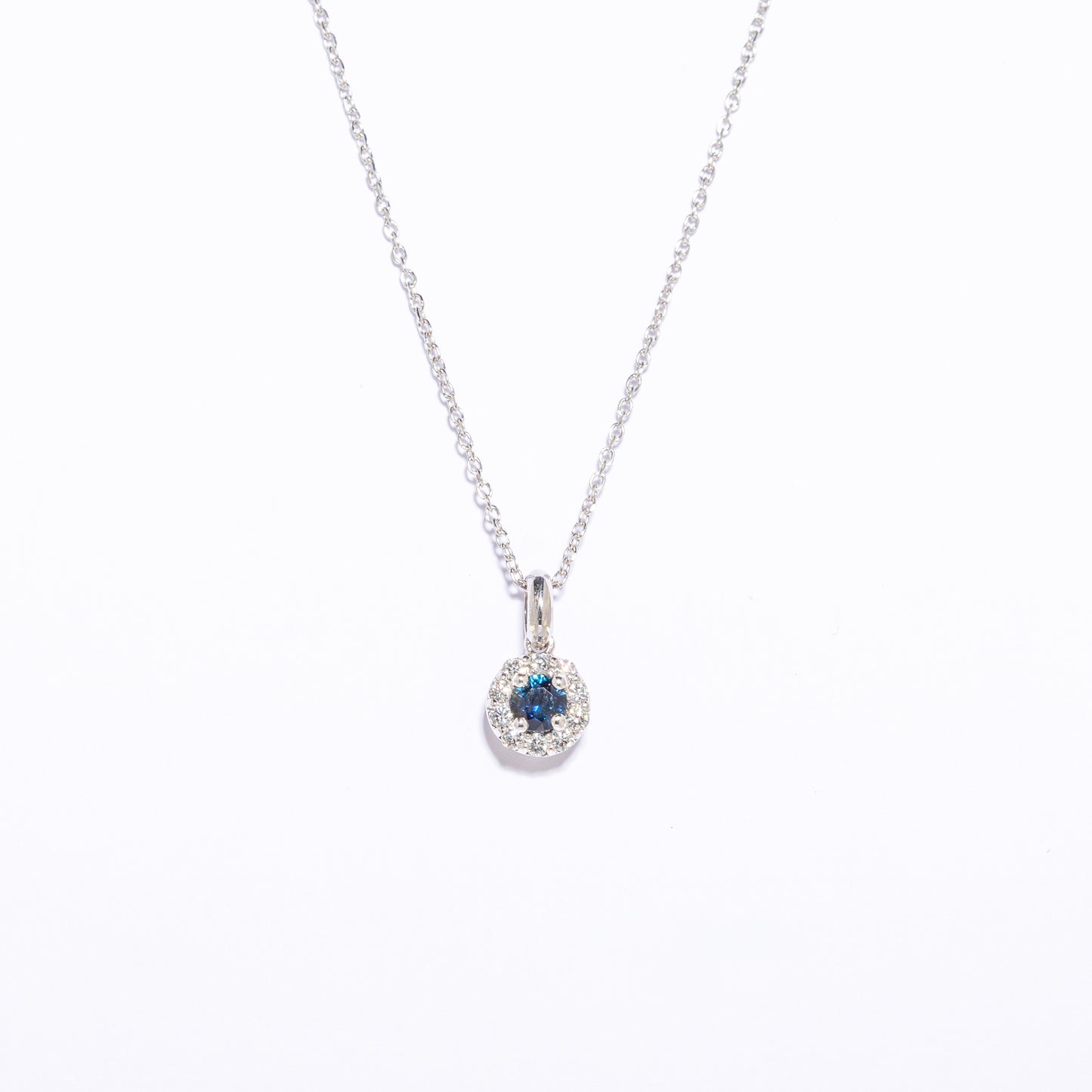 COLLANA ORO BIANCO CON ZAFFIRO E DIAMANTI