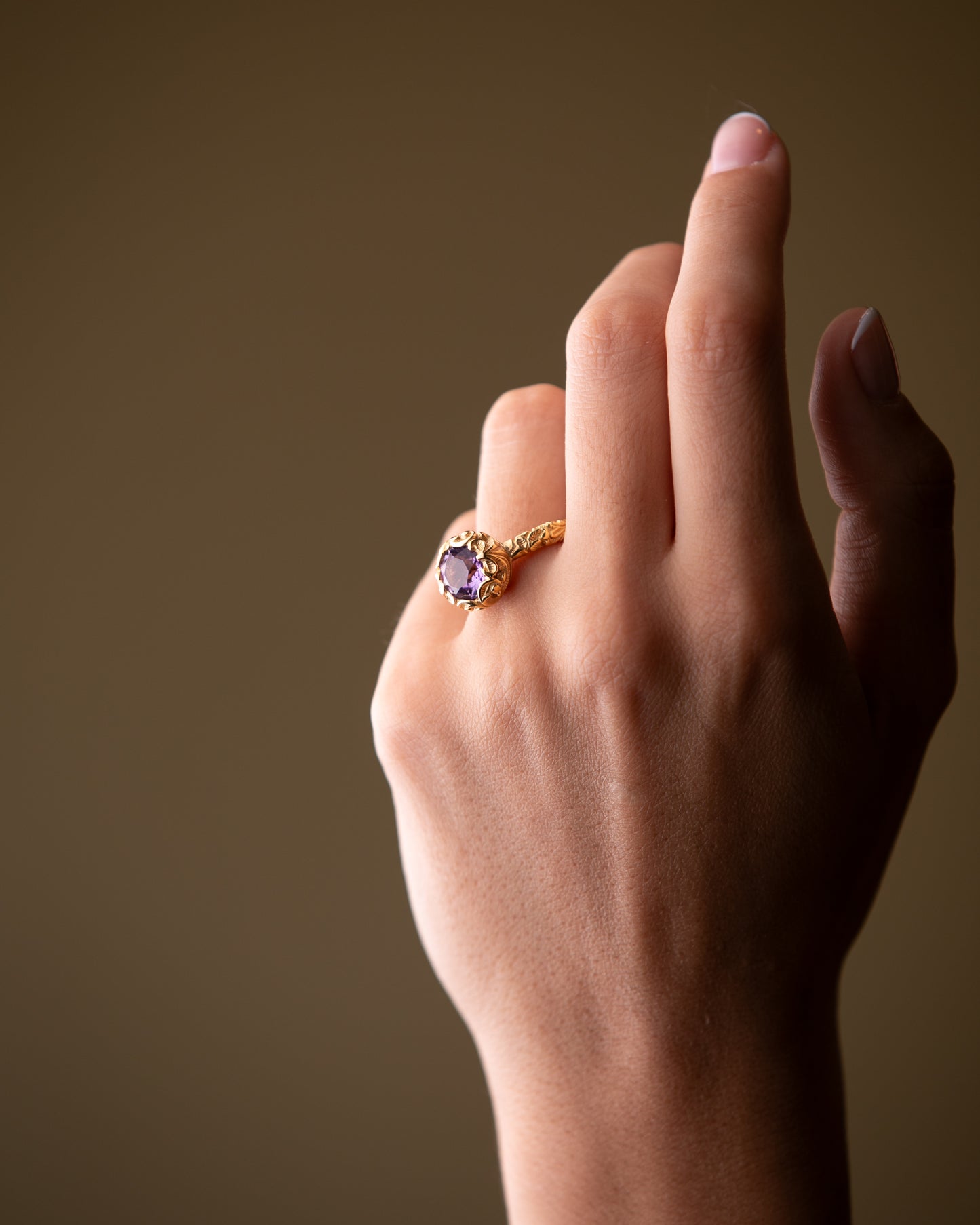 ANELLO COCKTAIL DORATO CON AMETISTA - Tangredi Gioielleria
